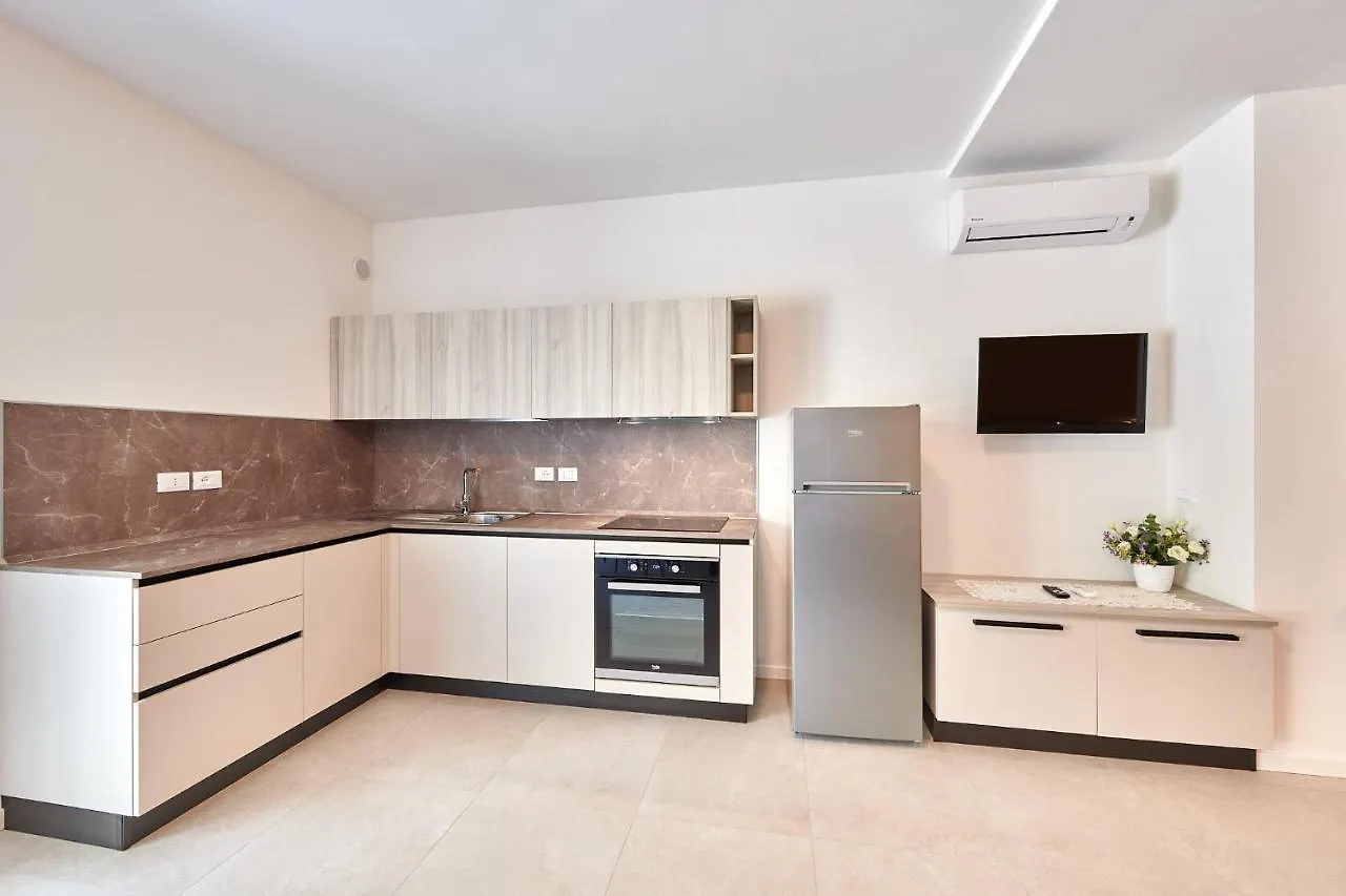 Apartmentsgarda - Residenza Monte Baldo - Garda Apartment