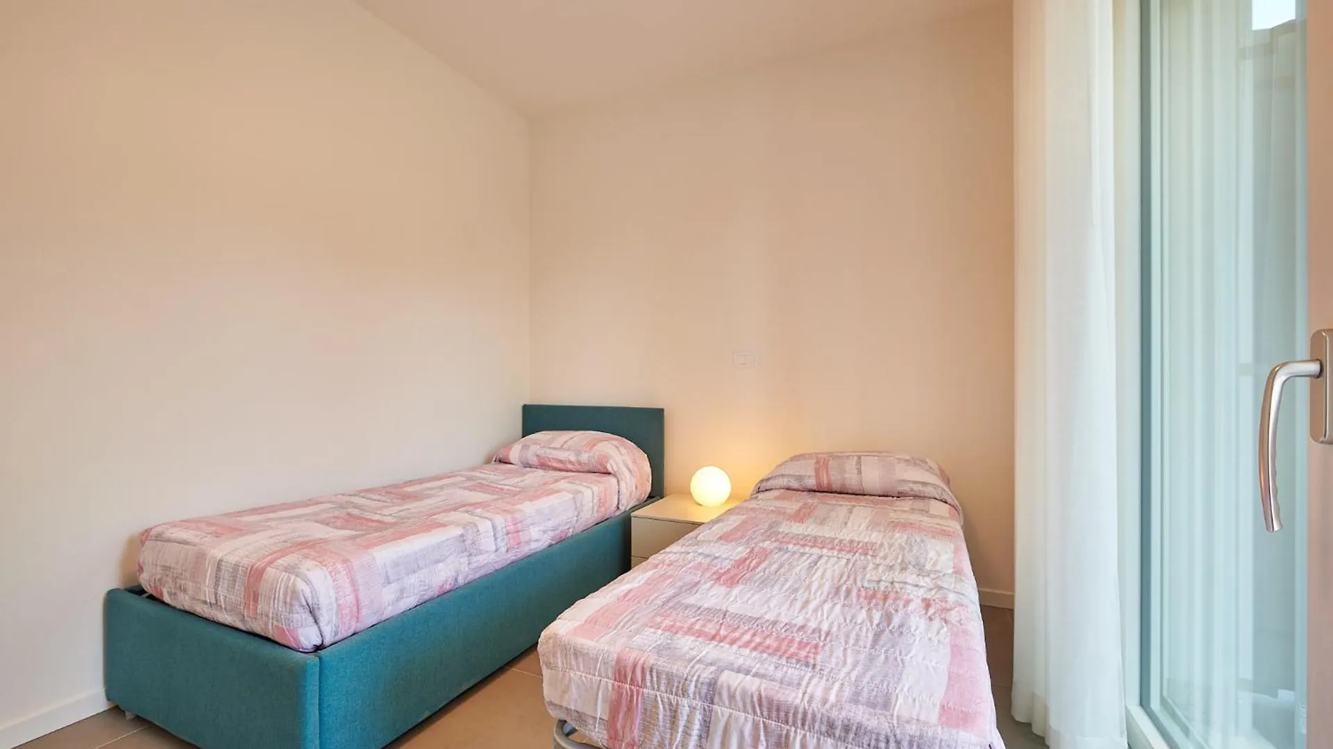 Apartmentsgarda - Residenza Monte Baldo - Garda 0*, Garda (Verona)