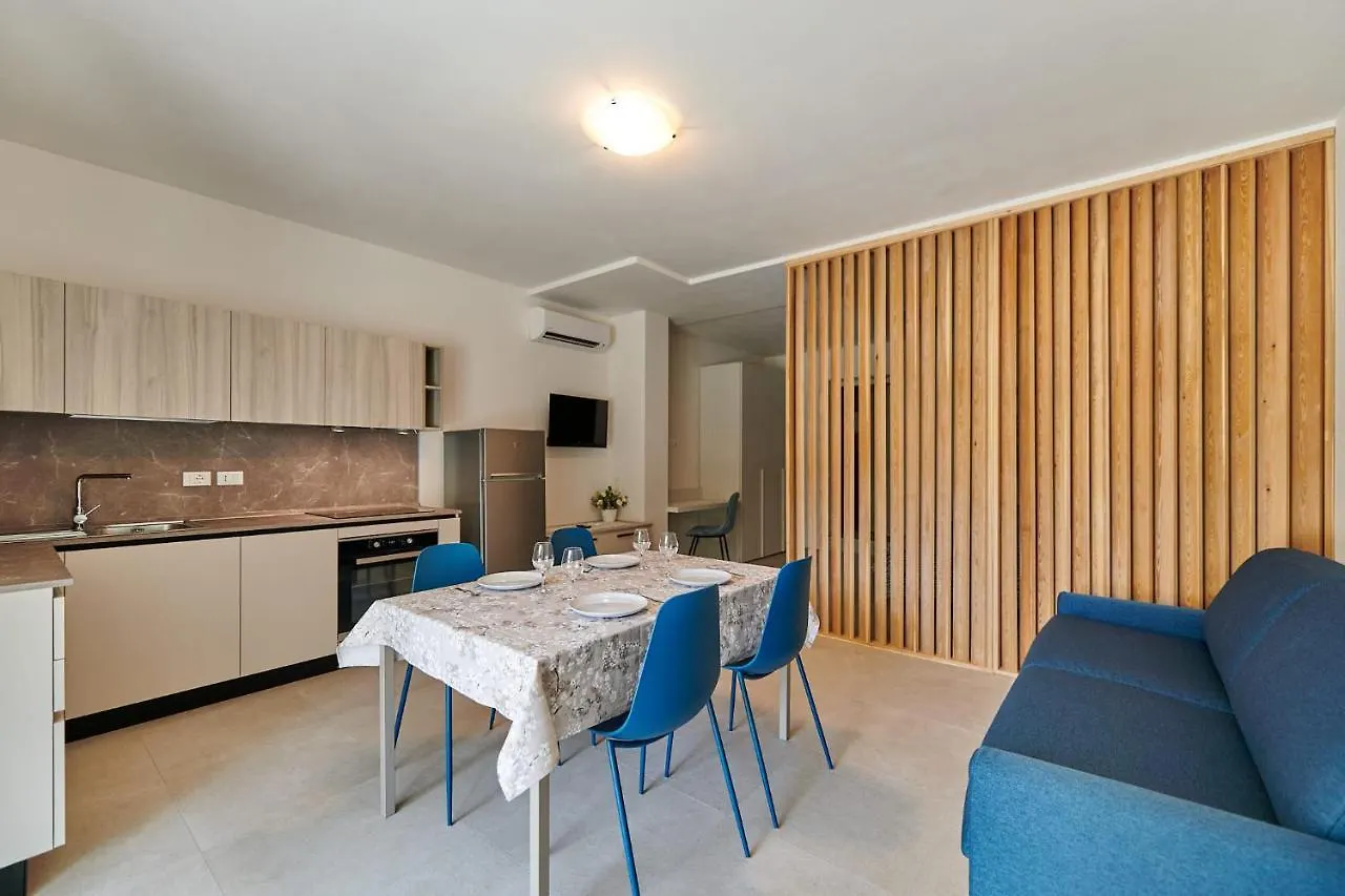 Apartmentsgarda - Residenza Monte Baldo - Garda 0*, Garda (Verona) Italy