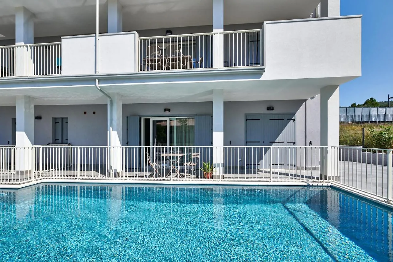Apartmentsgarda - Residenza Monte Baldo - Garda 0*, Garda (Verona) Italy